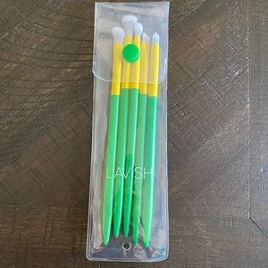 NWT makeup brush set